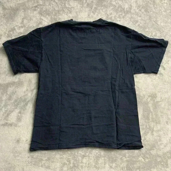 Ilthy T-Shirt Mens Size Large Biggie Eating Donut Numbered Of 43 Black Cracking - Picture 9 of 9